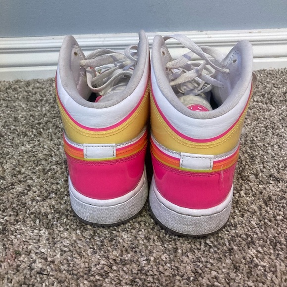 Shoes - Picture 4 of 7